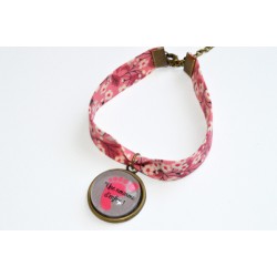 Bracelet Liberty Art Fabric mitsi rose cabochon" Une nounou d'enfer !"