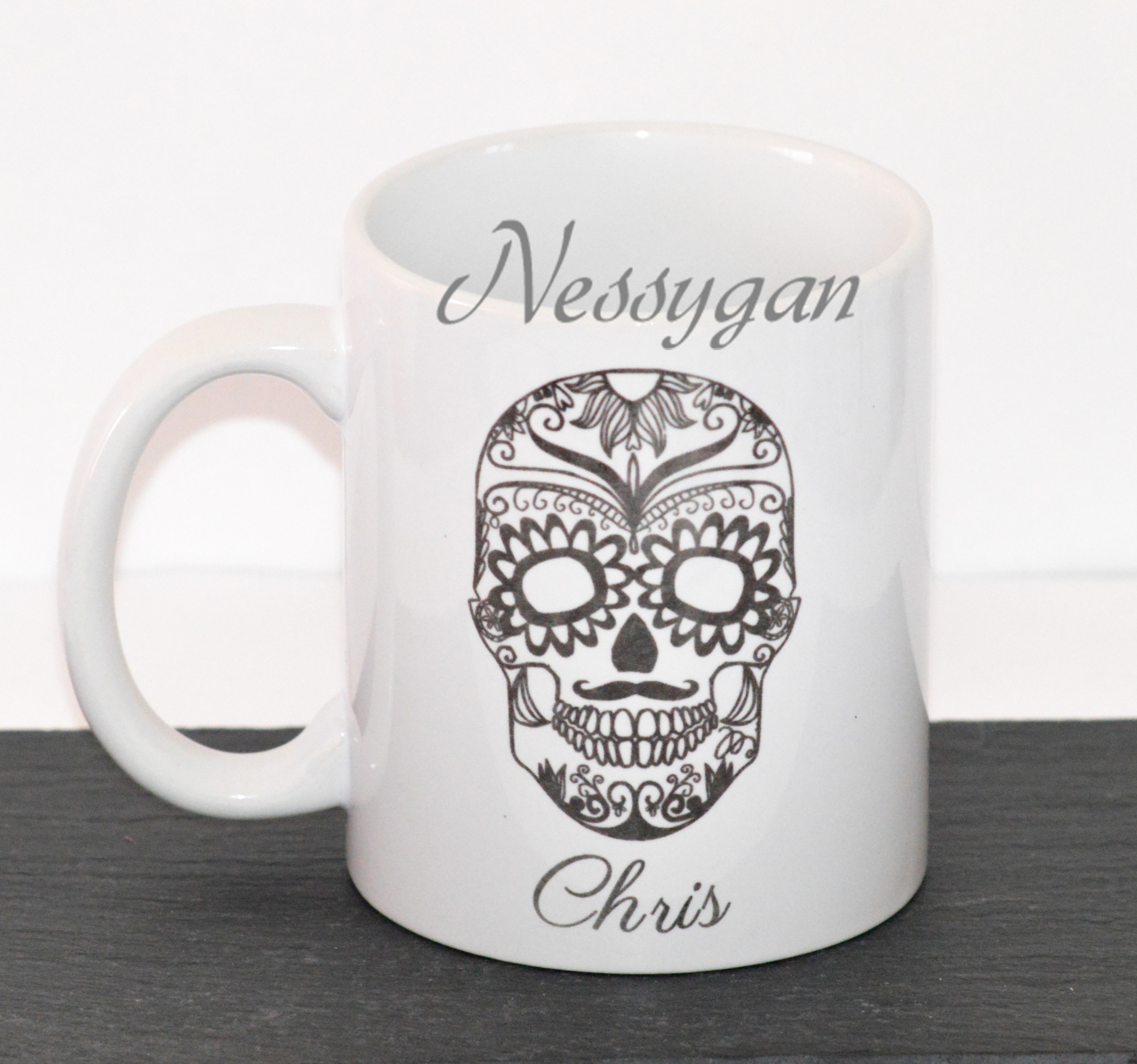 Mug tête de mort personnalisé avec prénom - Nessygan