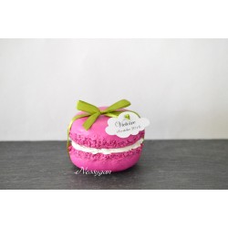 Boîte à dragées macaron gourmand pour baptême, mariage