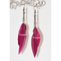 Boucles d'oreille avec plumes rose fuschia