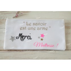 Trousse " le savoir est une arme "