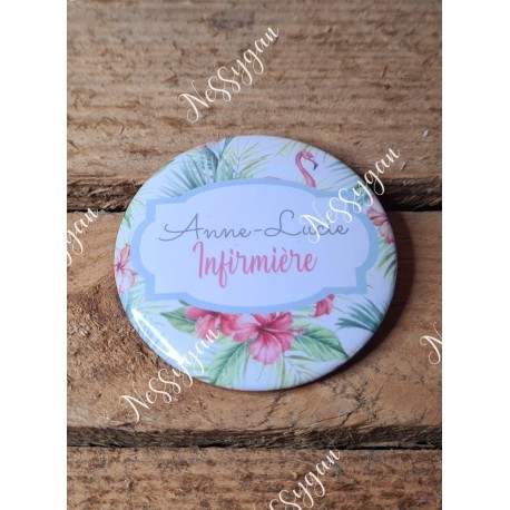 badge flamant rose personnalisé rond infirmière, aide-soignante, sage-femme