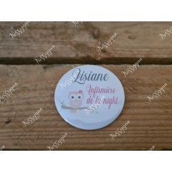 badge rond personnalisé Chouette pink pour infirmière, aide-soignante, sage-femme