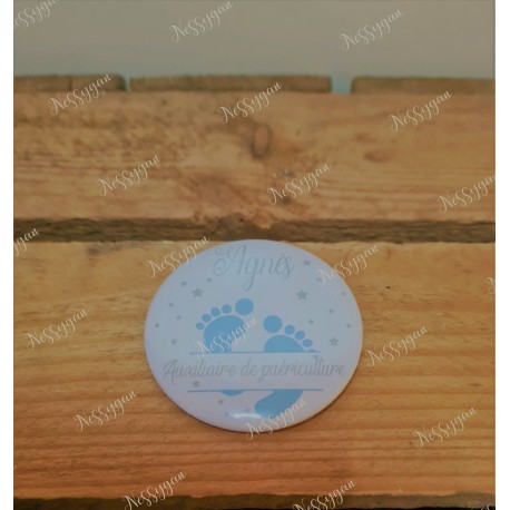 badge rond personnalisé nuage dans les étoiles pour infirmière, aide-soignante, sage-femme