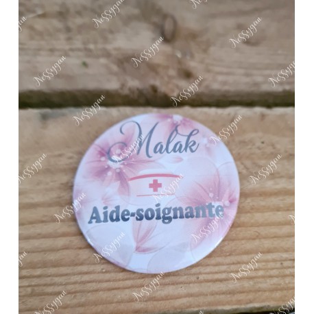 Badge tétine personnalisé rond auxiliaire puéricultrice, aide-soignante, sage-femme