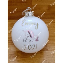 Boule de Noël en verre blanc crème licorne personnalisée prénom