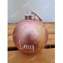 Boule de Noël en verre rose personnalisée avec une fée