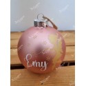 Boule de Noël en verre rose personnalisée avec une fée