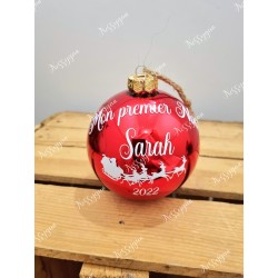 Boule de Noël rouge 10 cm en verre personnalisée traîneau du père Noël