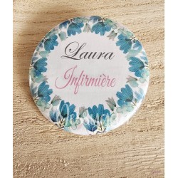 Badge fleurs bleues personnalisé rond infirmière, aide-soignante, sage-femme