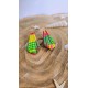 Boucles d’oreilles madras tropical – Feuilles & pétales en pâte polymère