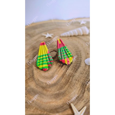 Boucles d’oreilles madras tropical – Feuilles & pétales en pâte polymère